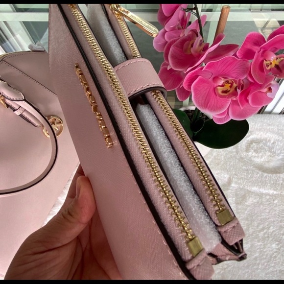 New MK Chain Lg shoulder bag with wallet - Picture 5 of 7